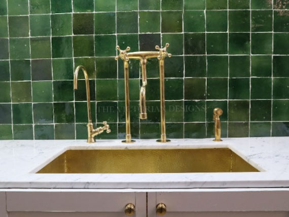 THE DOWNWARD SPOUT LONG LEGS KITCHEN FAUCET - Triazadesigns