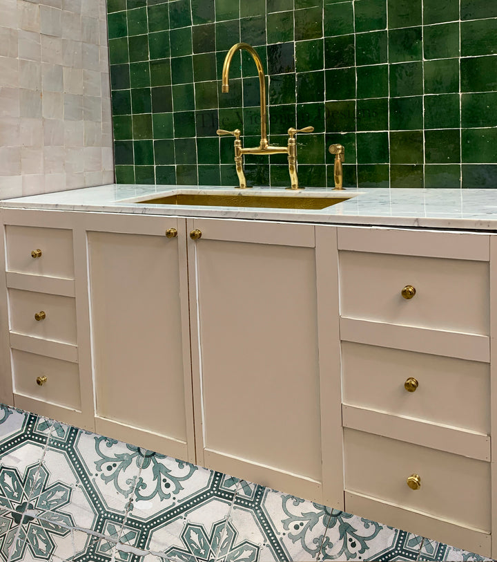 UNLACQUERED BRASS CURVED LEGS BRIDGE FAUCET - Triazadesigns