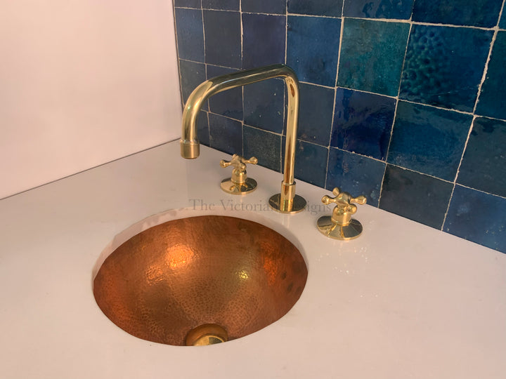 DECK MOUNTED 3 HOLES COUNTERTOP FAUCET - Triazadesigns