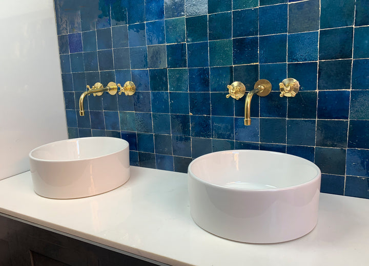 HANDCRAFTED ANTIQUE BRASS WALL MOUNTED FAUCET - Triazadesigns