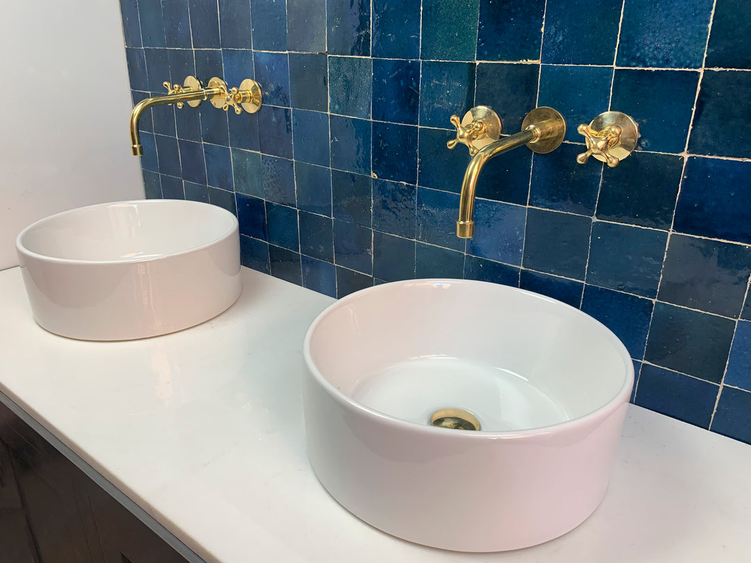 HANDCRAFTED ANTIQUE BRASS WALL MOUNTED FAUCET - Triazadesigns