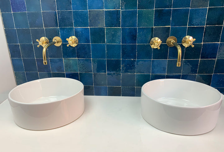 HANDCRAFTED ANTIQUE BRASS WALL MOUNTED FAUCET - Triazadesigns