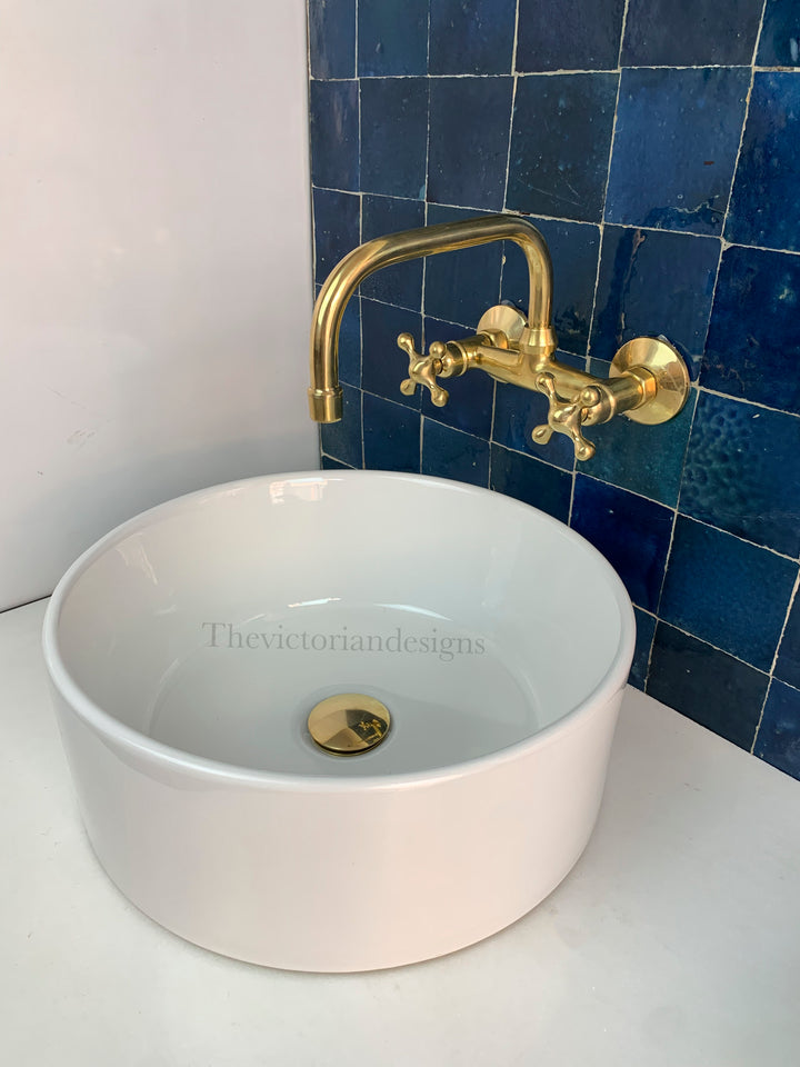 WALL MOUNTED UNLACQUERED BRASS FAUCET - Triazadesigns
