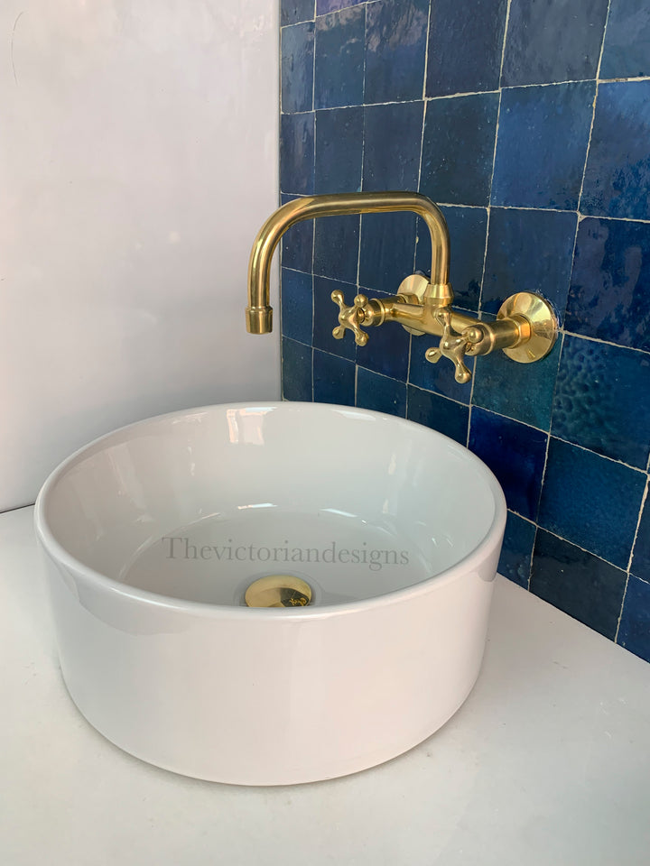 WALL MOUNTED UNLACQUERED BRASS FAUCET - Triazadesigns