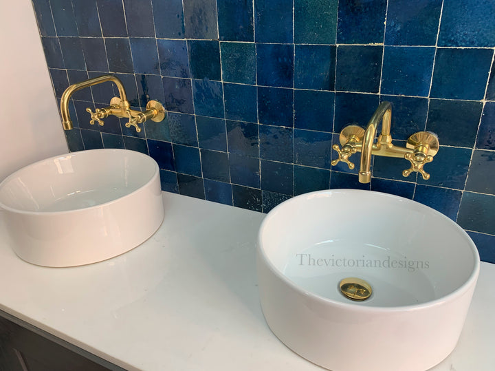 WALL MOUNTED UNLACQUERED BRASS FAUCET - Triazadesigns
