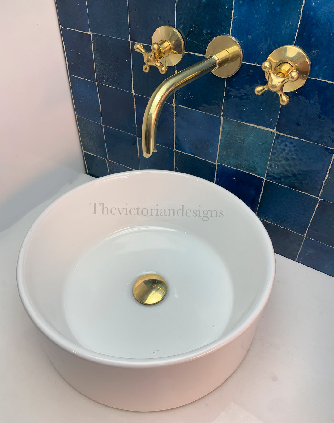 ANTIQUE BRASS WALL MOUNTED FAUCET WITH SNAKE MOUTH - Triazadesigns
