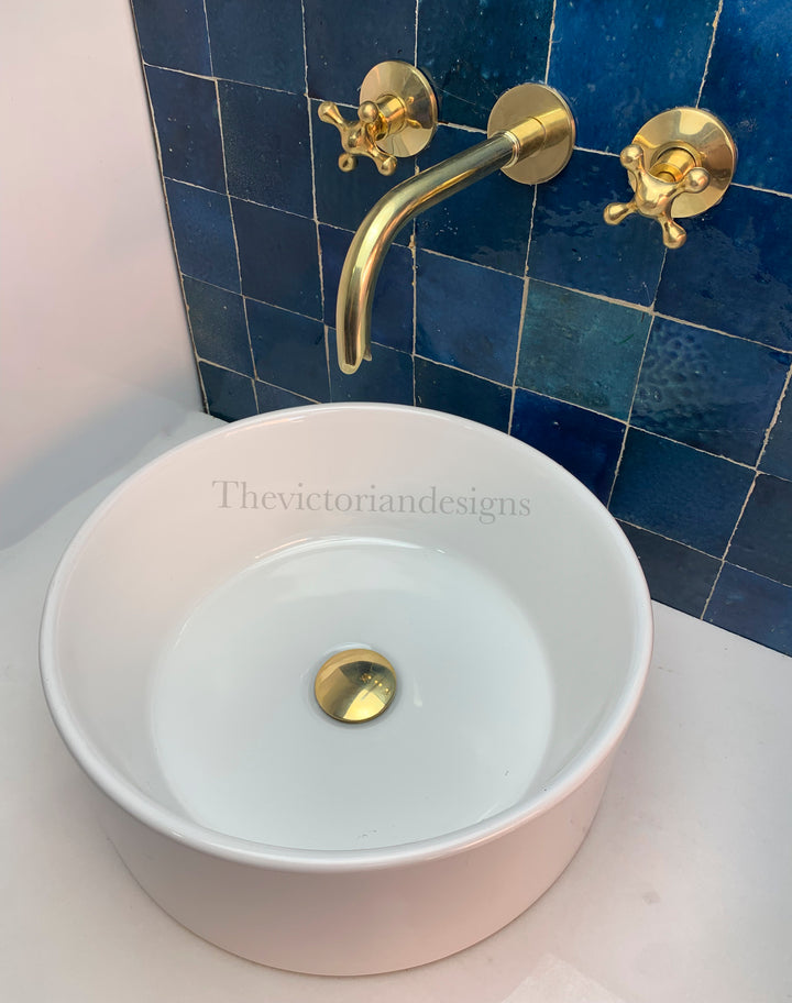 ANTIQUE BRASS WALL MOUNTED FAUCET WITH SNAKE MOUTH - Triazadesigns