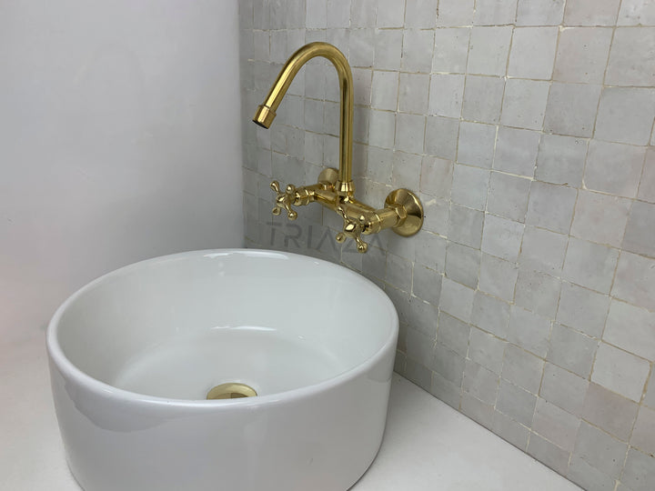 WALL MOUNTED UNLACQUERED BRASS FAUCET - Triazadesigns