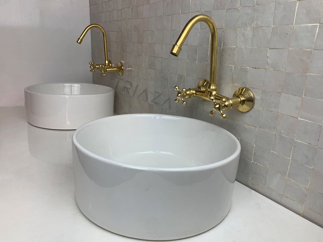 WALL MOUNTED UNLACQUERED BRASS FAUCET - Triazadesigns
