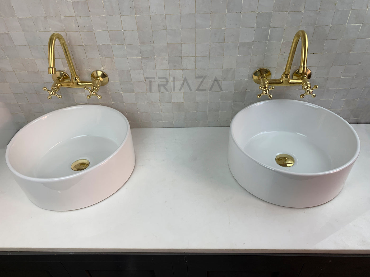 WALL MOUNTED UNLACQUERED BRASS FAUCET - Triazadesigns