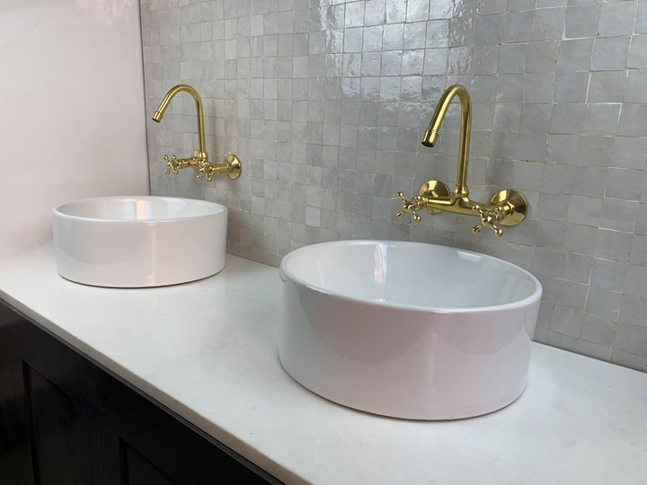 WALL MOUNTED UNLACQUERED BRASS FAUCET - Triazadesigns