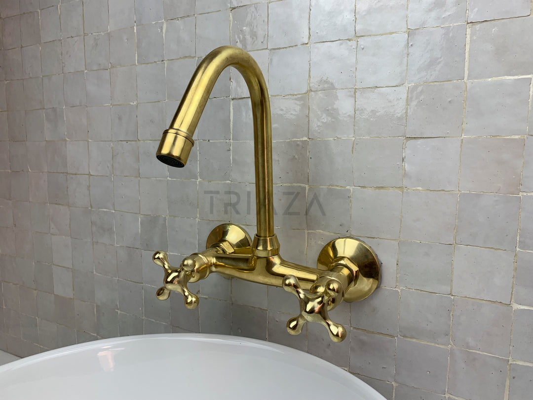 WALL MOUNTED UNLACQUERED BRASS FAUCET - Triazadesigns