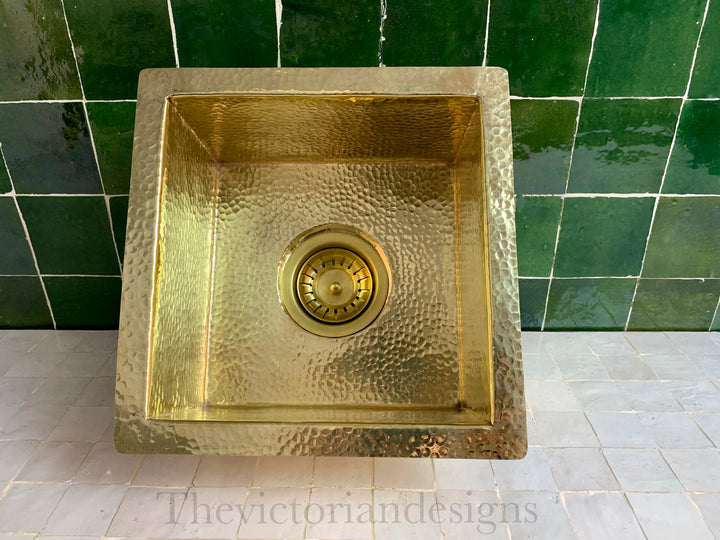 UNLACQUERED BRASS GOOSENECK FAUCET WITH SINK - Triazadesigns