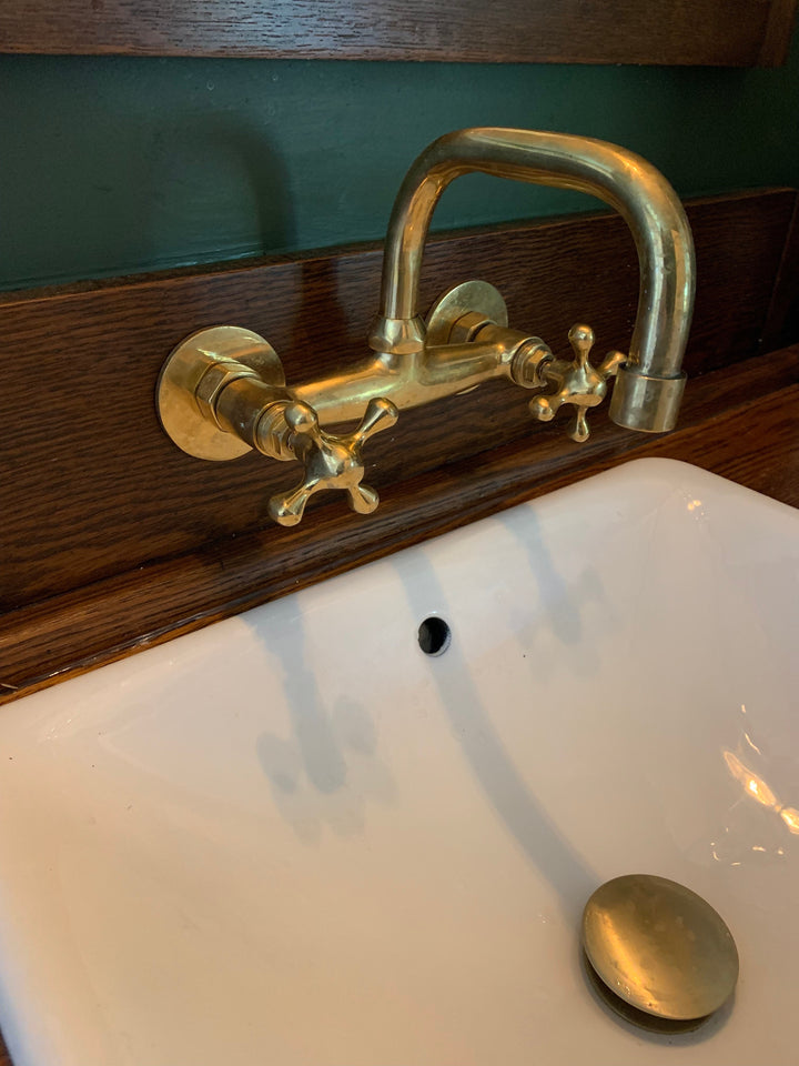 WALL MOUNTED UNLACQUERED BRASS FAUCET - Triazadesigns