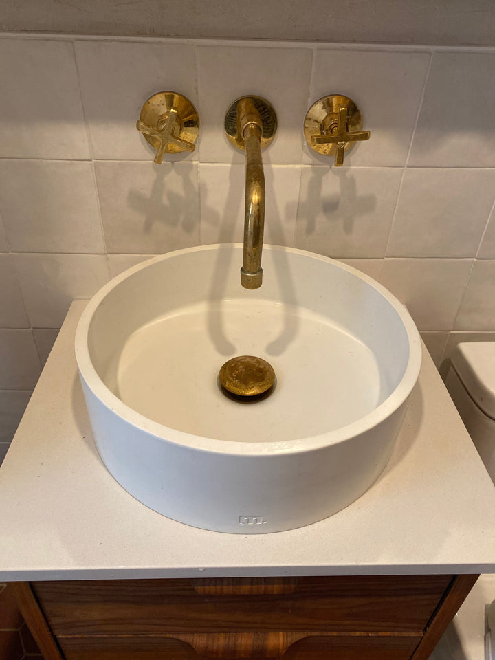 HANDCRAFTED ANTIQUE BRASS WALL MOUNTED FAUCET - Triazadesigns